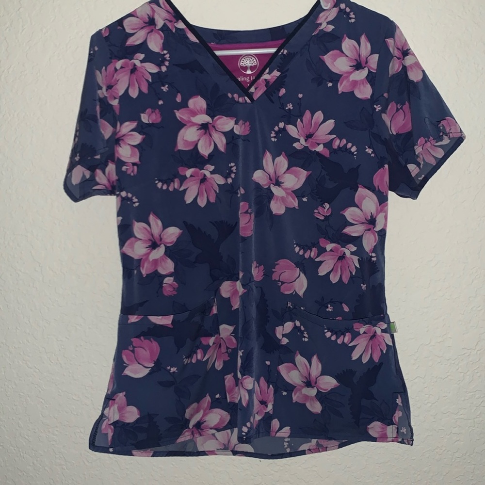 Healing Hands Scrub Top Women’s Size M